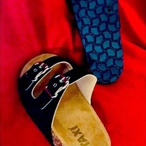 TAXI Sandles! Size 8 UNWORN!